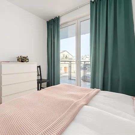 Shortstaypoland Daniszewska B192 *