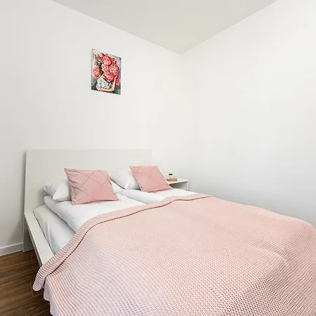 Shortstaypoland Daniszewska B192 * Varşova